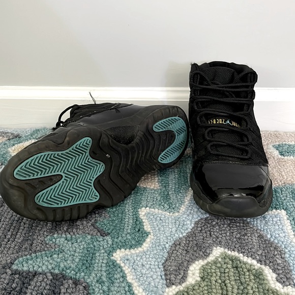 (SOLD) Jordan 11 Retro Gamma Blues - Picture 2 of 3